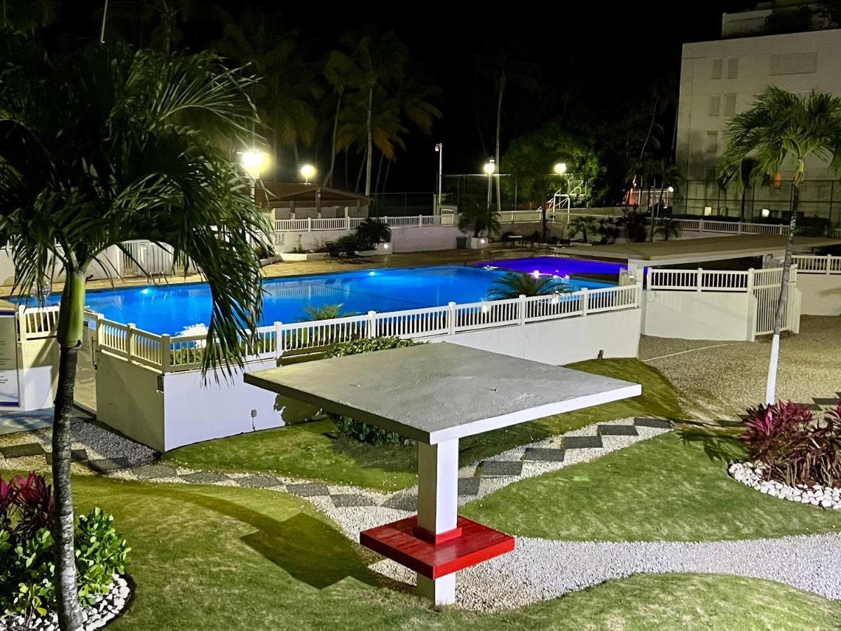 Hobie Oceanfront Apartment At Isla Verde San Juan Exterior foto