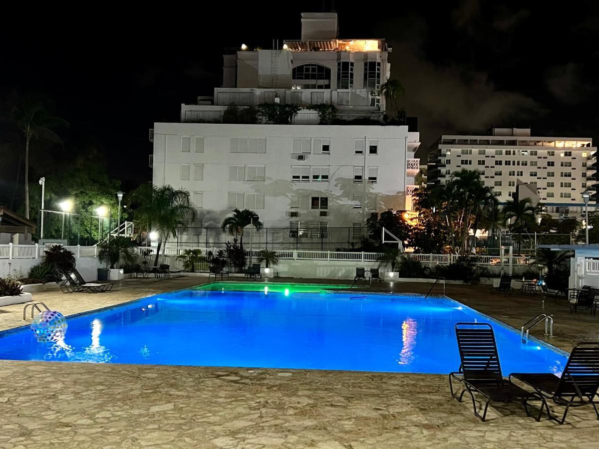 Hobie Oceanfront Apartment At Isla Verde San Juan Exterior foto