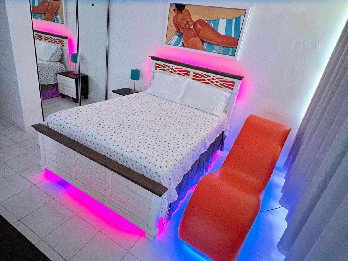 Hobie Oceanfront Apartment At Isla Verde San Juan Exterior foto