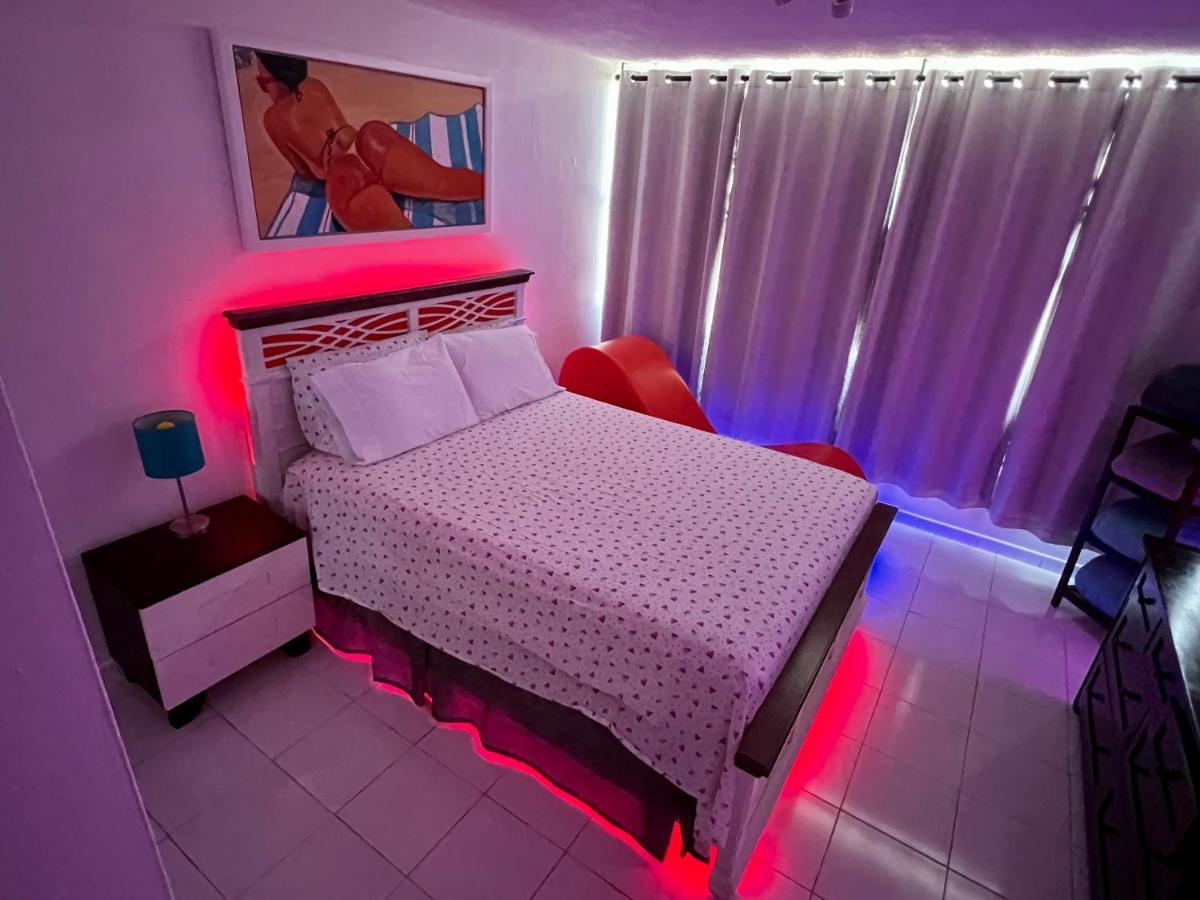 Hobie Oceanfront Apartment At Isla Verde San Juan Exterior foto