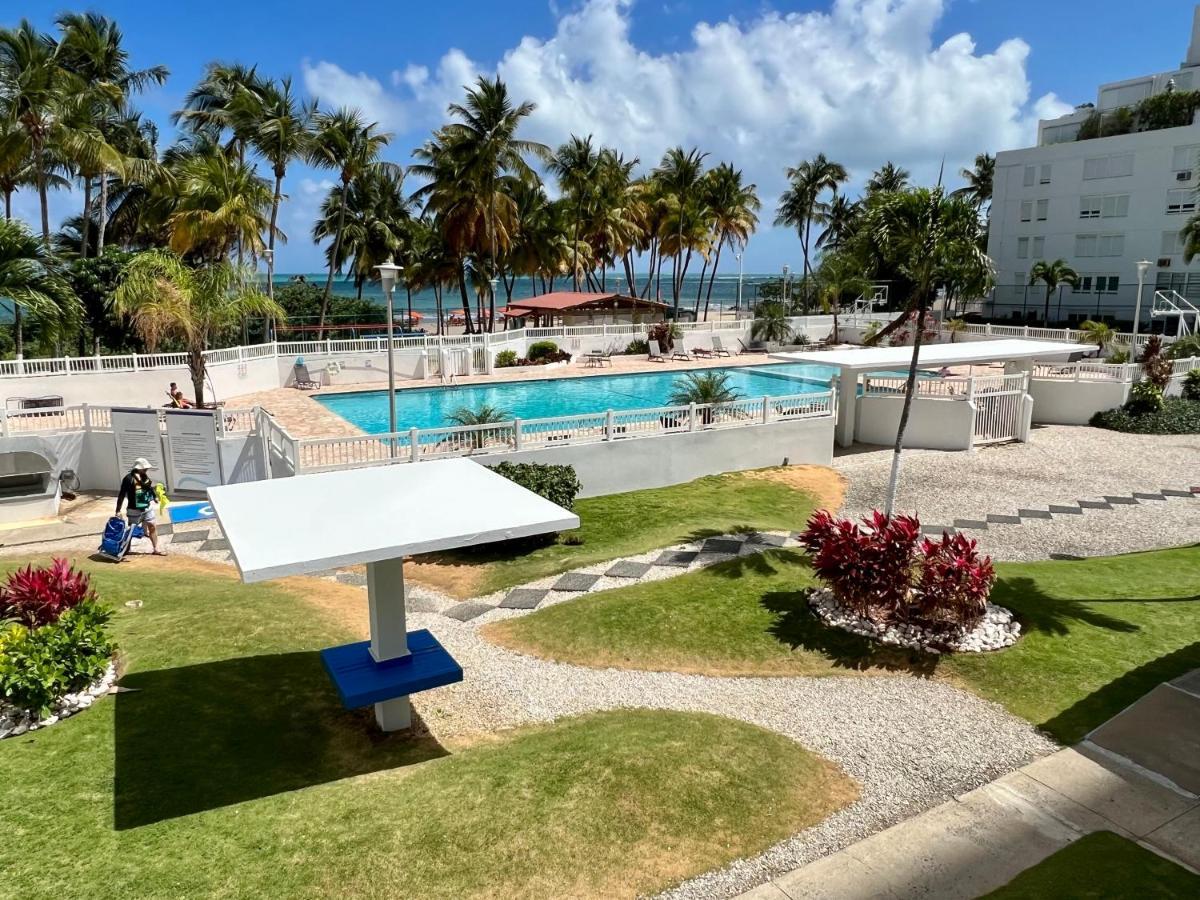 Hobie Oceanfront Apartment At Isla Verde San Juan Exterior foto